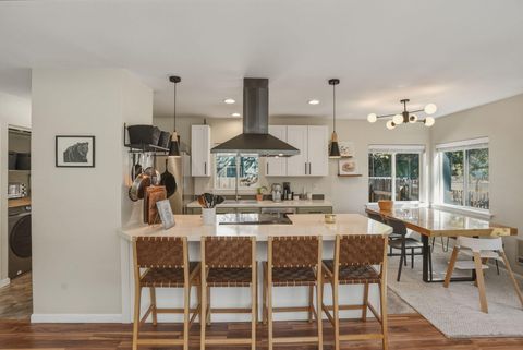 Tiny photo for 55601 Swan Road, Bend, OR 97707 (MLS # 220217539)