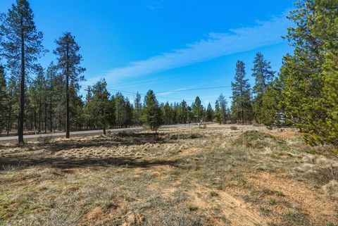 Tiny photo for 55601 Swan Road, Bend, OR 97707 (MLS # 220217539)
