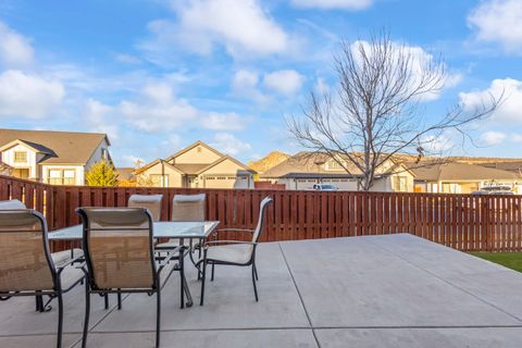 Tiny photo for 1398 NE Carson Street, Prineville, OR 97754 (MLS # 220213295)