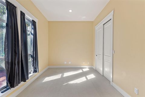 Tiny photo for 6995 Monument Drive, Grants Pass, OR 97526 (MLS # 220211135)