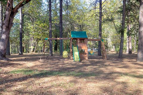 Tiny photo for 6995 Monument Drive, Grants Pass, OR 97526 (MLS # 220211135)