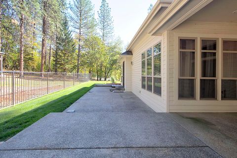 Tiny photo for 6995 Monument Drive, Grants Pass, OR 97526 (MLS # 220211135)