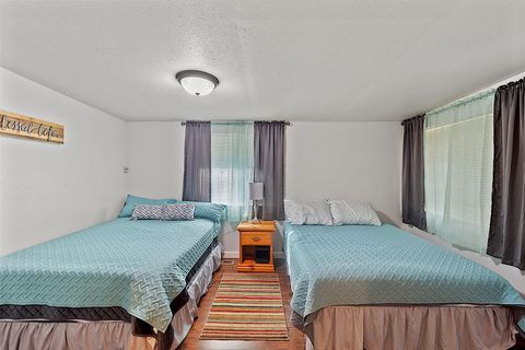 Tiny photo for 6995 Monument Drive, Grants Pass, OR 97526 (MLS # 220211135)