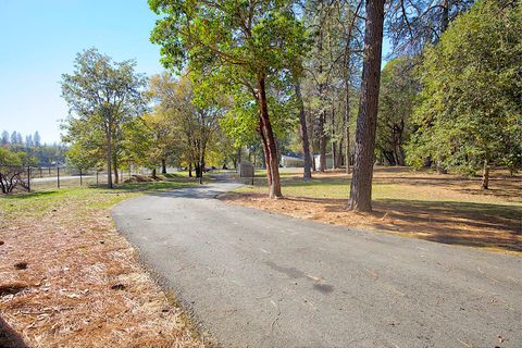 Tiny photo for 6995 Monument Drive, Grants Pass, OR 97526 (MLS # 220211135)