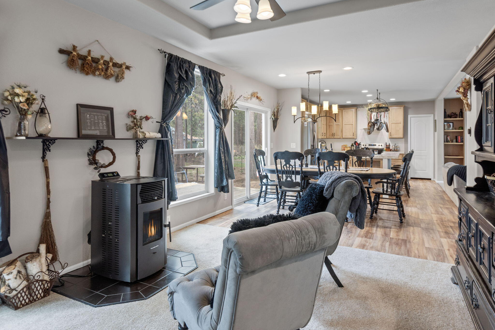 Bend, Oregon 97707, United States, 3 Bedrooms Bedrooms, ,2 BathroomsBathrooms,Residential,Active,60926