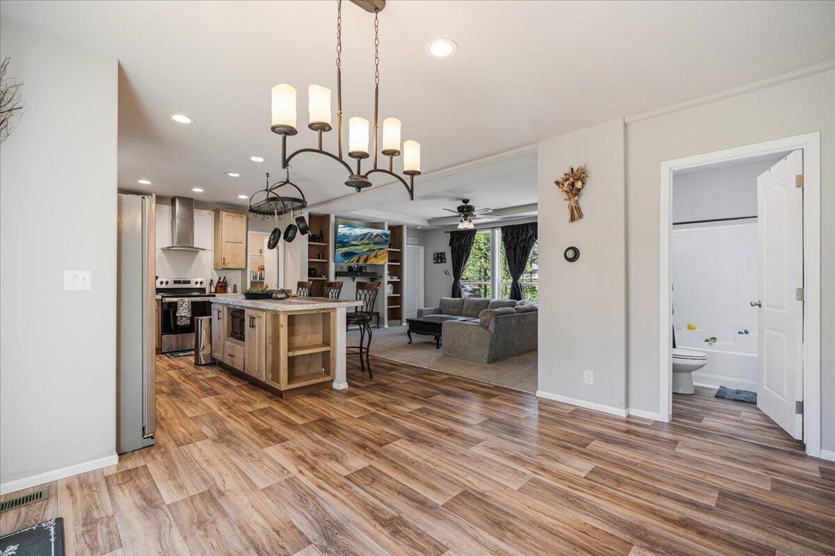 Bend, Oregon 97707, United States, 3 Bedrooms Bedrooms, ,2 BathroomsBathrooms,Residential,Active,60926