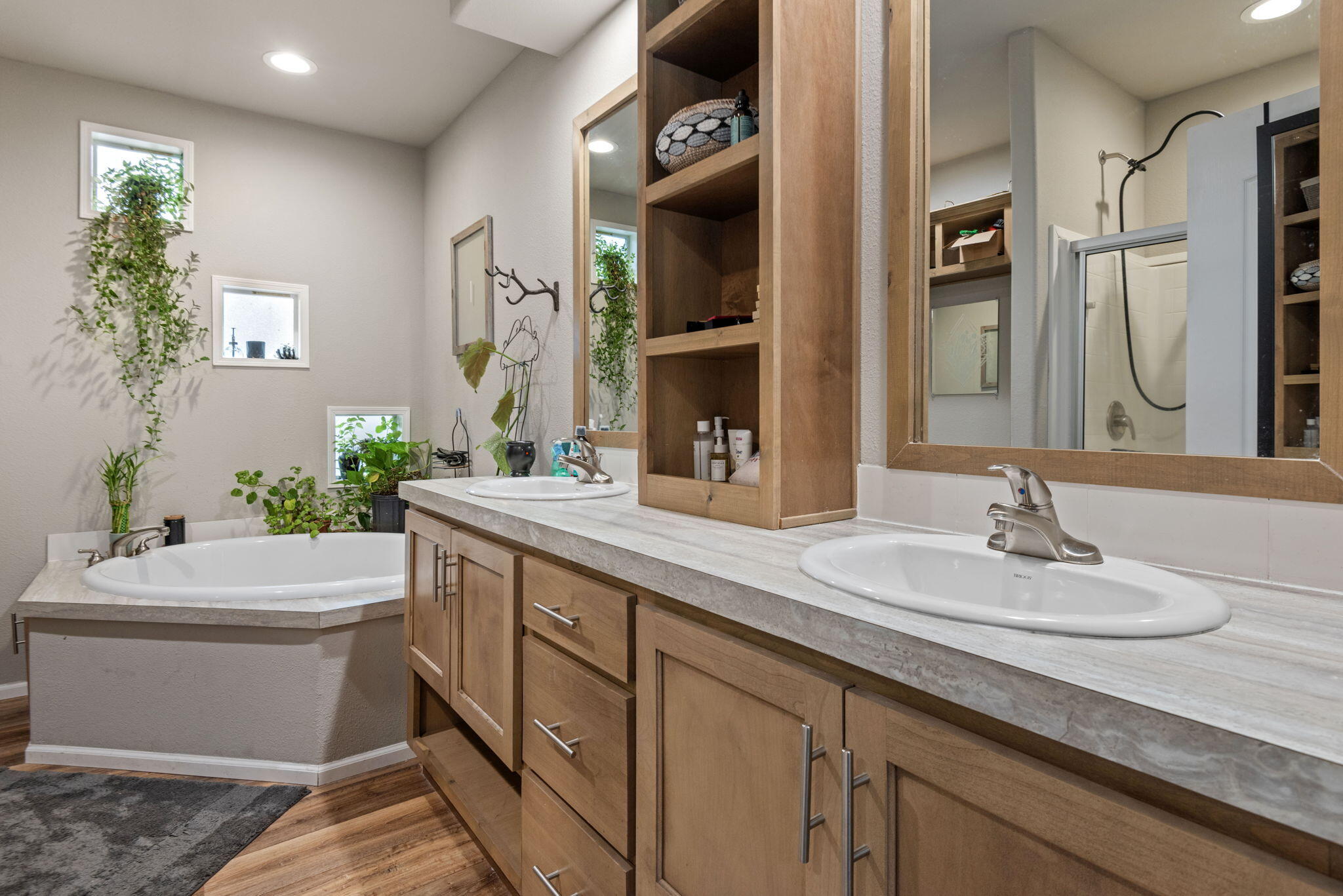 Bend, Oregon 97707, United States, 3 Bedrooms Bedrooms, ,2 BathroomsBathrooms,Residential,Active,60926