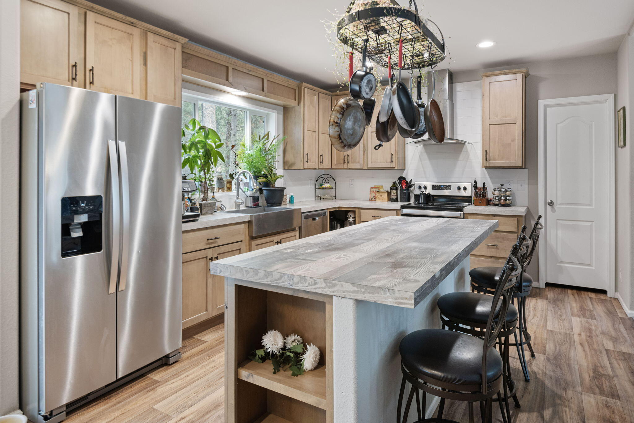 Bend, Oregon 97707, United States, 3 Bedrooms Bedrooms, ,2 BathroomsBathrooms,Residential,Active,60926