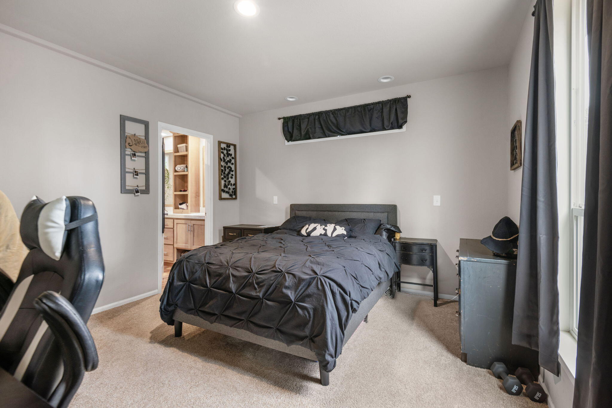 Bend, Oregon 97707, United States, 3 Bedrooms Bedrooms, ,2 BathroomsBathrooms,Residential,Active,60926