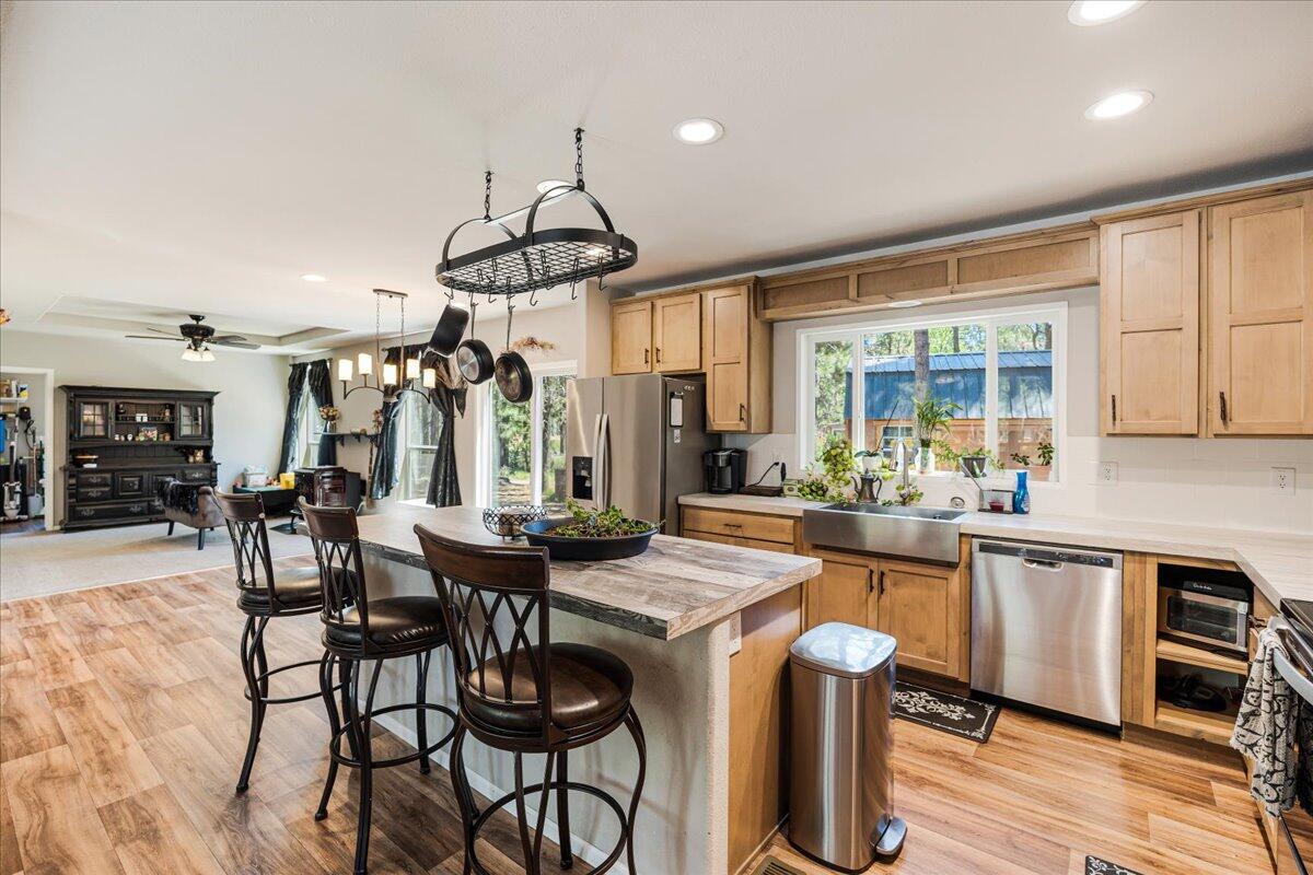 Bend, Oregon 97707, United States, 3 Bedrooms Bedrooms, ,2 BathroomsBathrooms,Residential,Active,60926