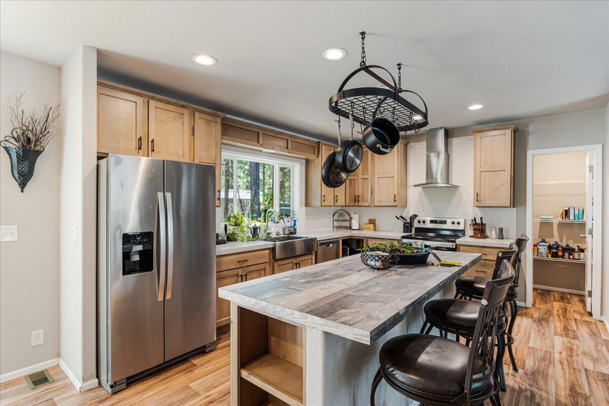 Bend, Oregon 97707, United States, 3 Bedrooms Bedrooms, ,2 BathroomsBathrooms,Residential,Active,60926