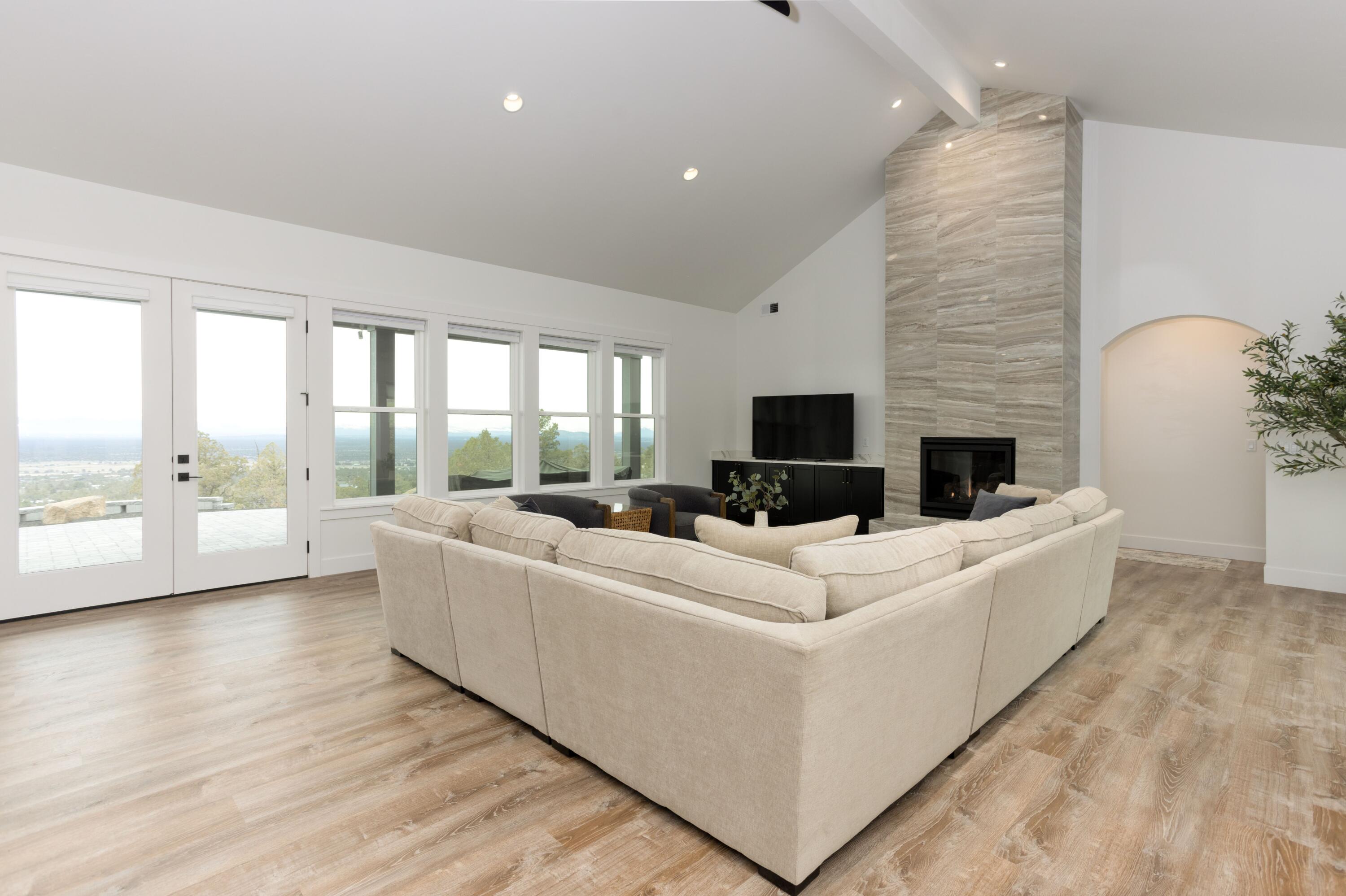 13646 SW Meadowlark Lane