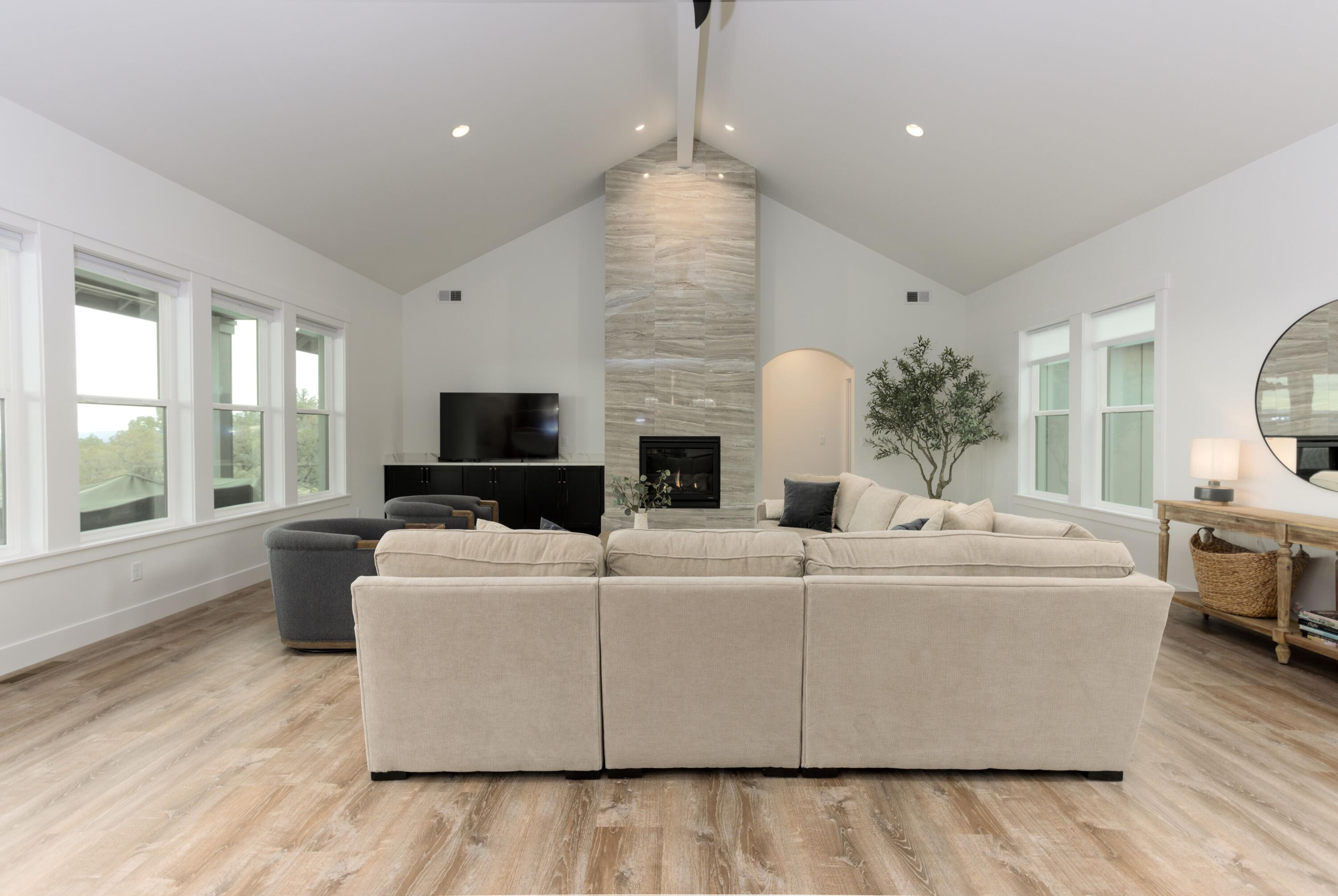 13646 SW Meadowlark Lane