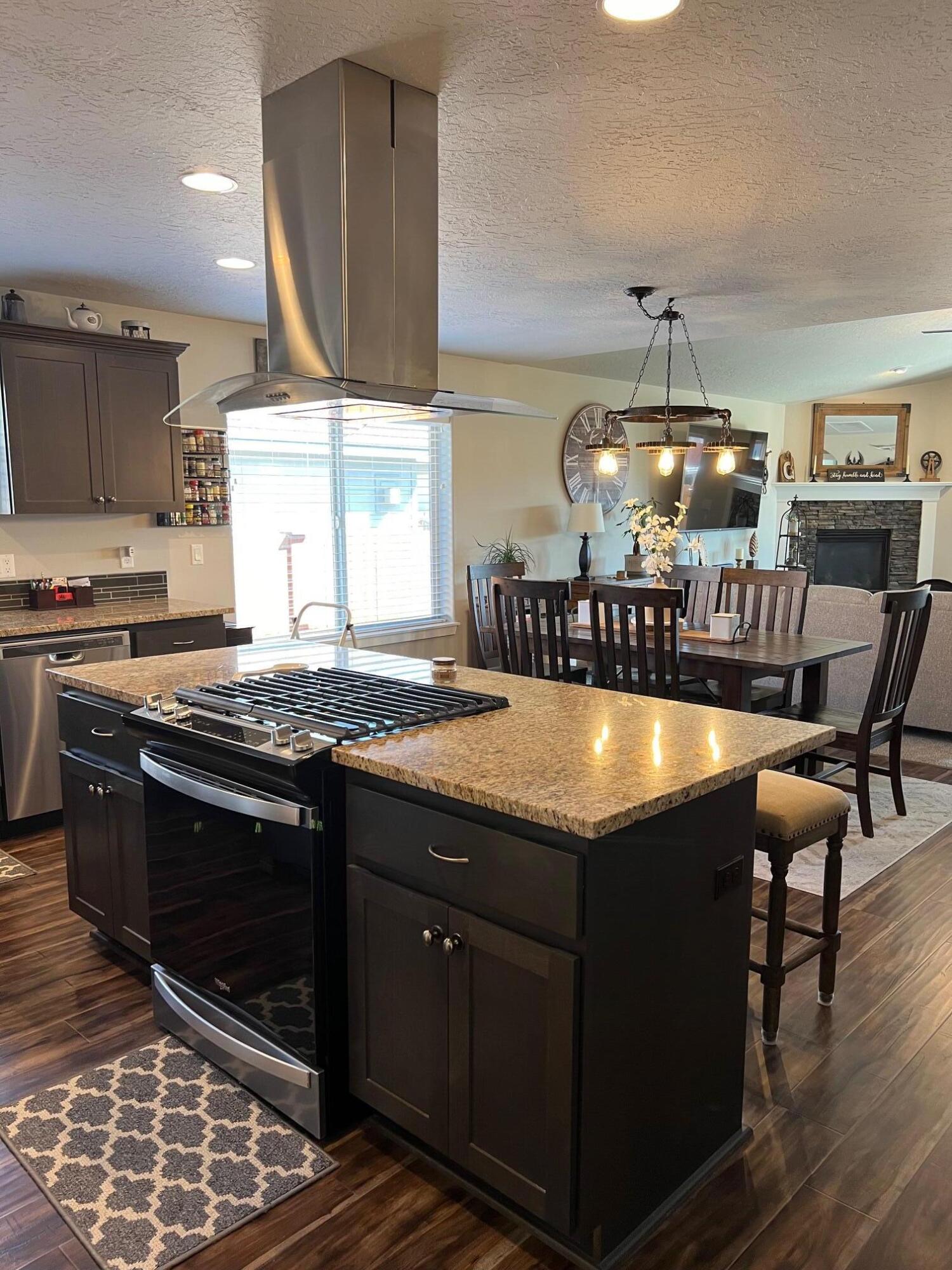 27 Elm - Residential