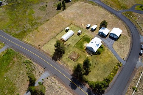 Tiny photo for 16631 Serpentine Drive, La Pine, OR 97739 (MLS # 220196555)