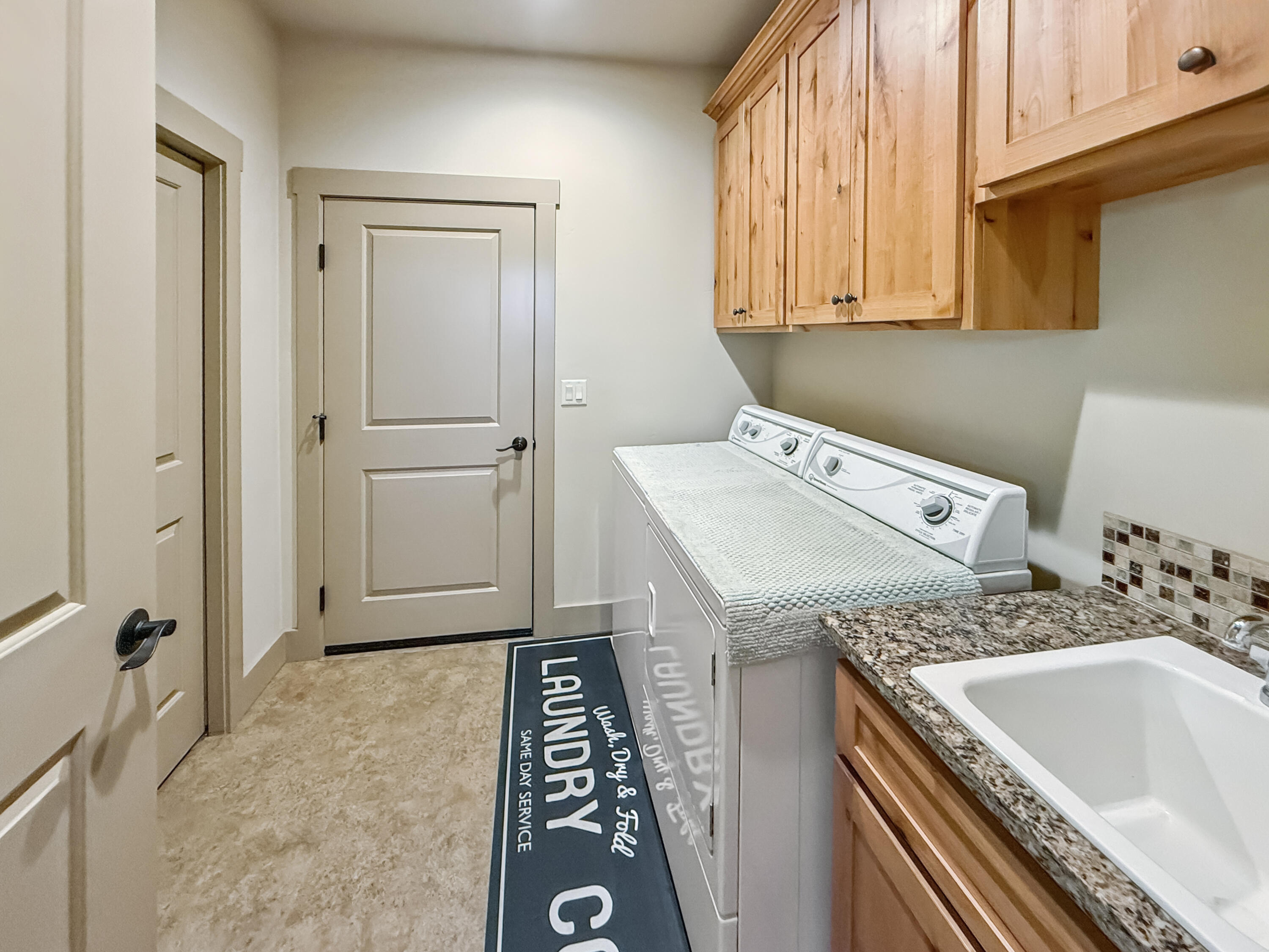 Saddle Ridge - Residential