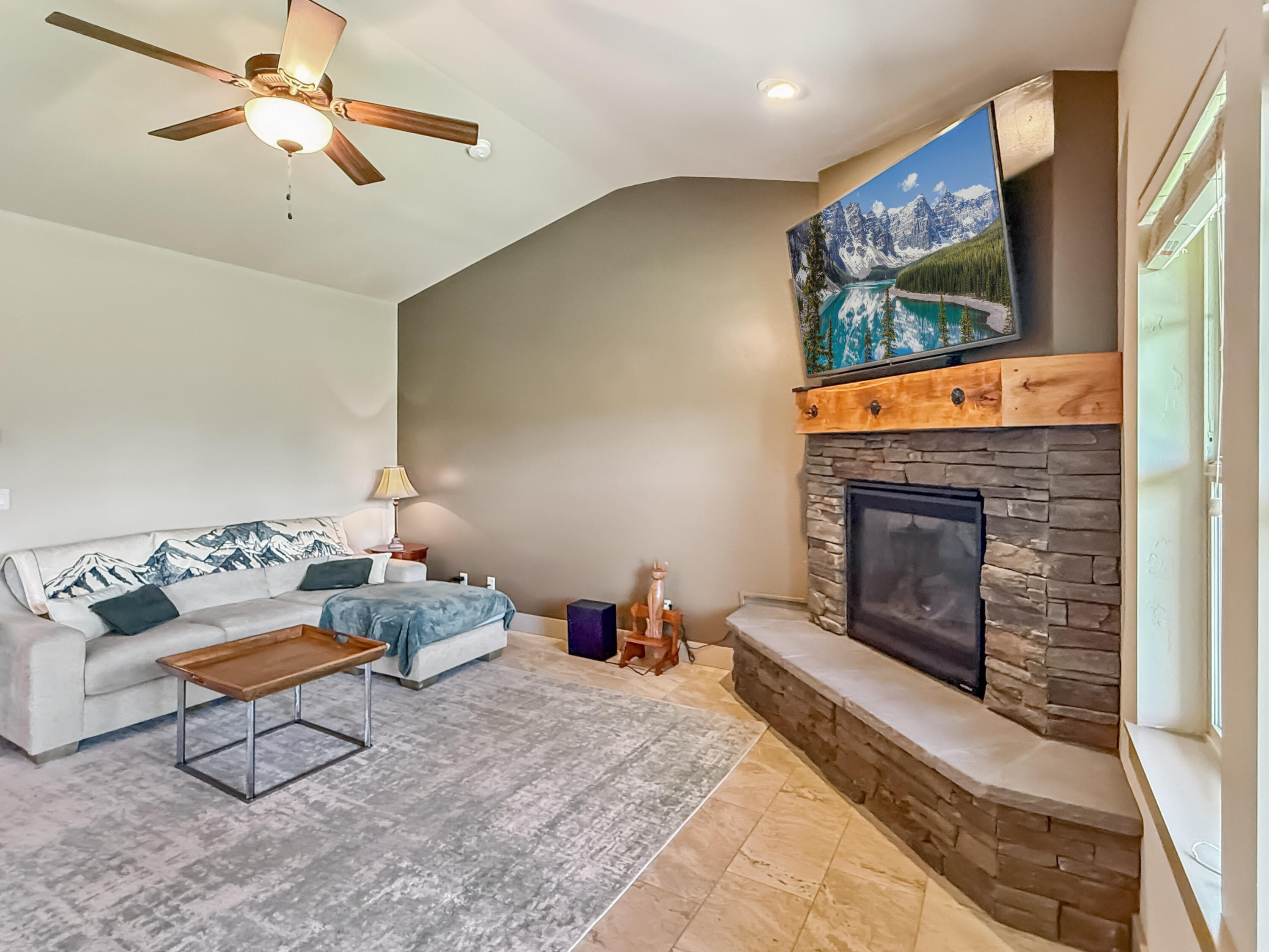 Saddle Ridge - Residential