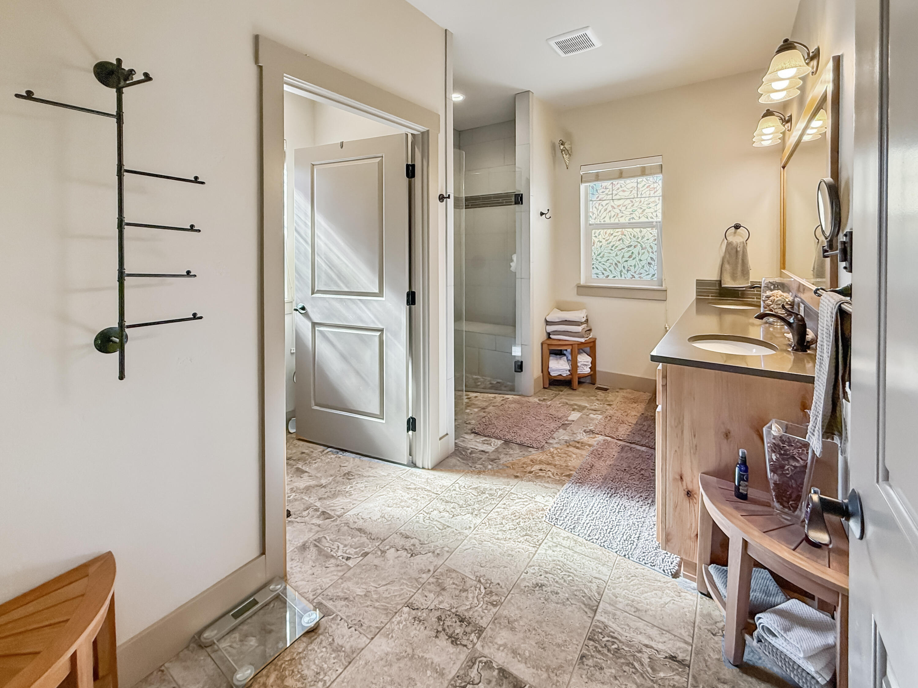 Saddle Ridge - Residential