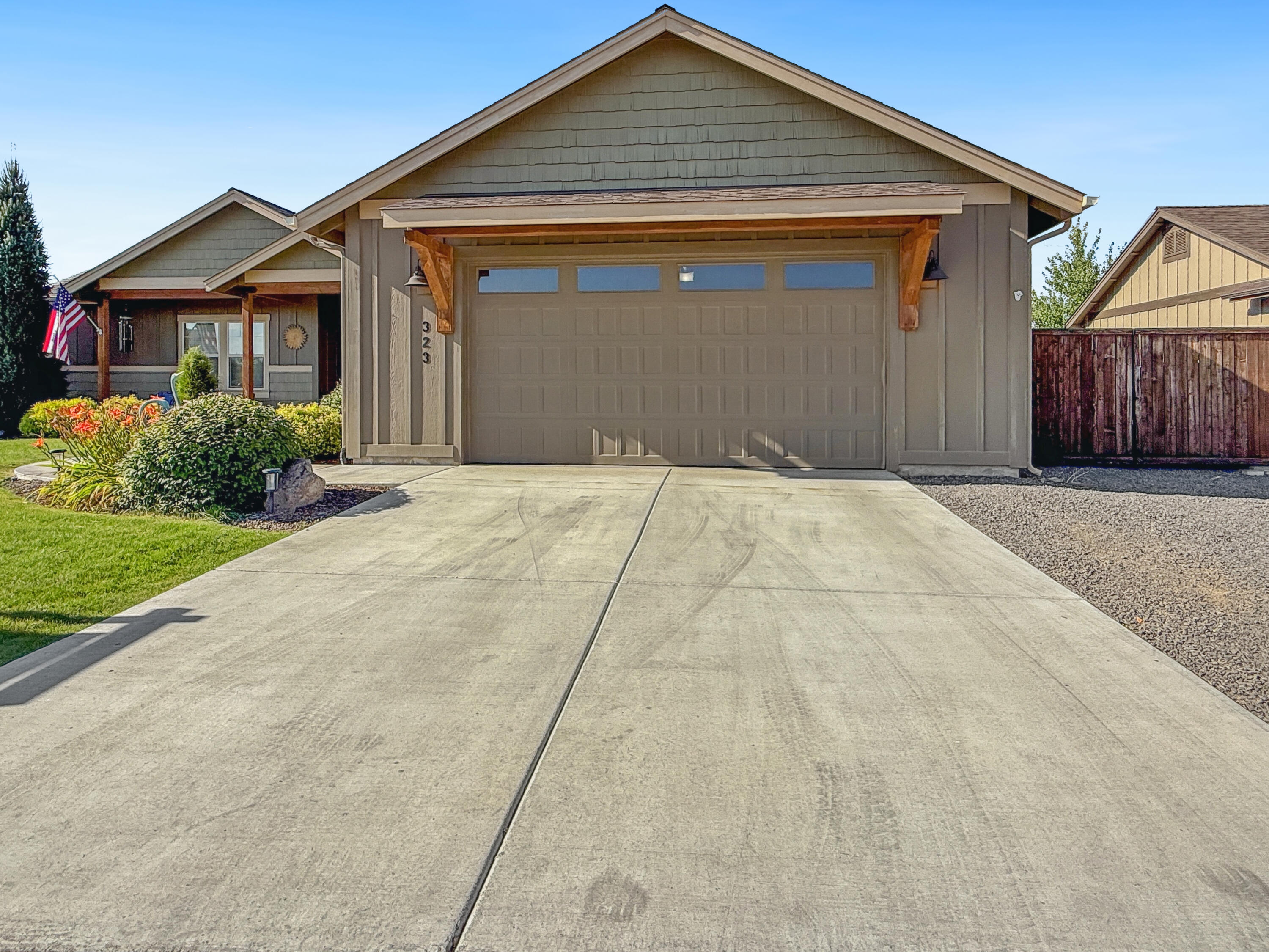 Saddle Ridge - Residential