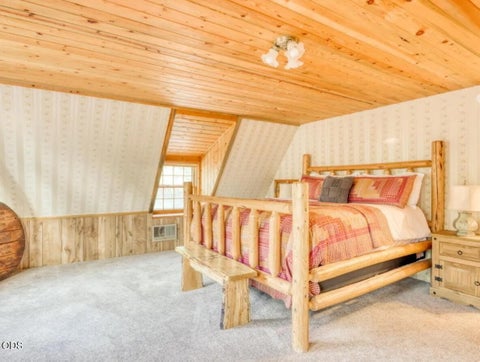 Tiny photo for 14887 S Sugar Pine Way, La Pine, OR 97739 (MLS # 220223545)