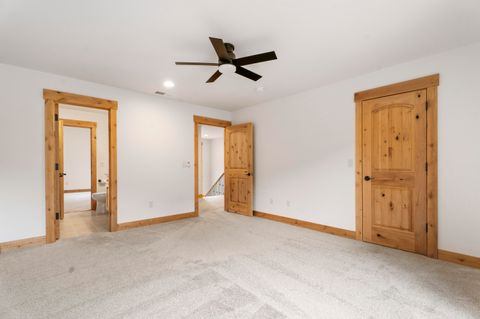 Tiny photo for 10276 Sundance Ridge Loop, Redmond, OR 97756 (MLS # 220219480)