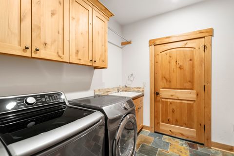 Tiny photo for 10276 Sundance Ridge Loop, Redmond, OR 97756 (MLS # 220219480)