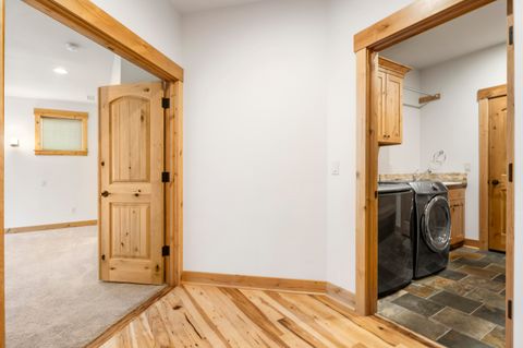 Tiny photo for 10276 Sundance Ridge Loop, Redmond, OR 97756 (MLS # 220219480)