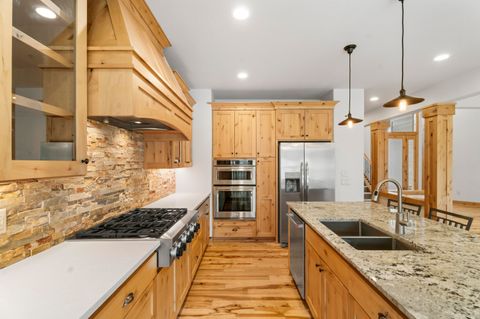 Tiny photo for 10276 Sundance Ridge Loop, Redmond, OR 97756 (MLS # 220219480)