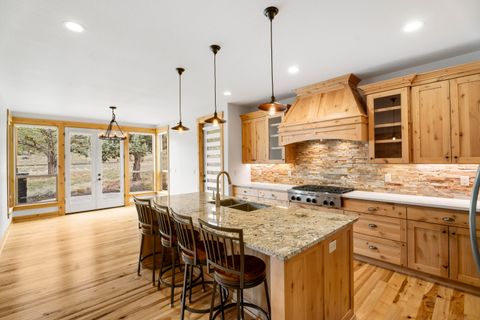 Tiny photo for 10276 Sundance Ridge Loop, Redmond, OR 97756 (MLS # 220219480)