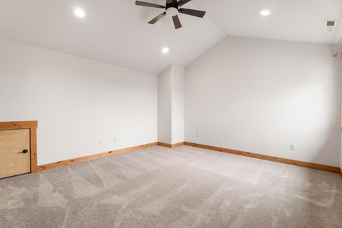 Tiny photo for 10276 Sundance Ridge Loop, Redmond, OR 97756 (MLS # 220219480)