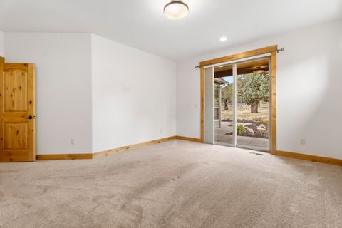 Tiny photo for 10276 Sundance Ridge Loop, Redmond, OR 97756 (MLS # 220219480)