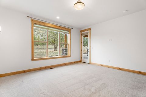 Tiny photo for 10276 Sundance Ridge Loop, Redmond, OR 97756 (MLS # 220219480)