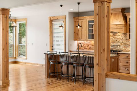 Tiny photo for 10276 Sundance Ridge Loop, Redmond, OR 97756 (MLS # 220219480)