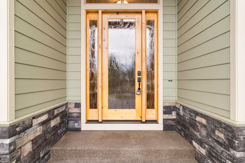 Tiny photo for 10276 Sundance Ridge Loop, Redmond, OR 97756 (MLS # 220219480)