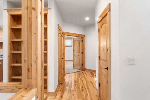 Tiny photo for 10276 Sundance Ridge Loop, Redmond, OR 97756 (MLS # 220219480)