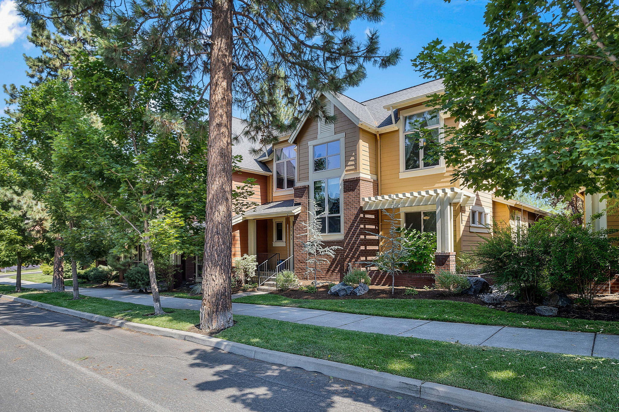 2543 NW Crossing Drive