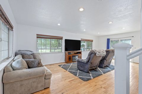 Tiny photo for 145046 Ringo Court, La Pine, OR 97739 (MLS # 220216515)