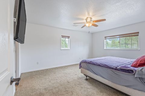 Tiny photo for 145046 Ringo Court, La Pine, OR 97739 (MLS # 220216515)