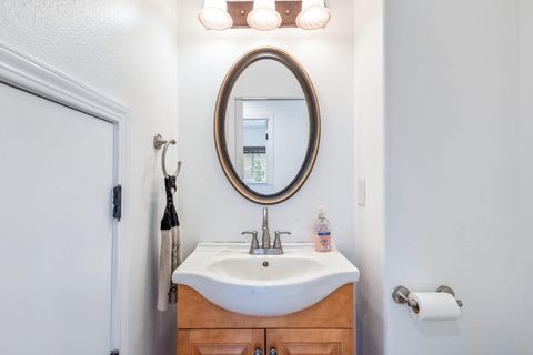 Tiny photo for 145046 Ringo Court, La Pine, OR 97739 (MLS # 220216515)