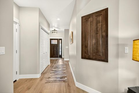 Tiny photo for 4433 Merlot Court, Medford, OR 97504 (MLS # 220211241)