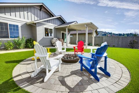 Tiny photo for 4433 Merlot Court, Medford, OR 97504 (MLS # 220211241)