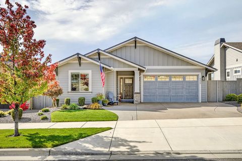 Photo of 4433 Merlot Court, Medford, OR 97504 (MLS # 220211241) Photo of 4433 Merlot Court, Medford, OR 97504 (MLS # 220211241)