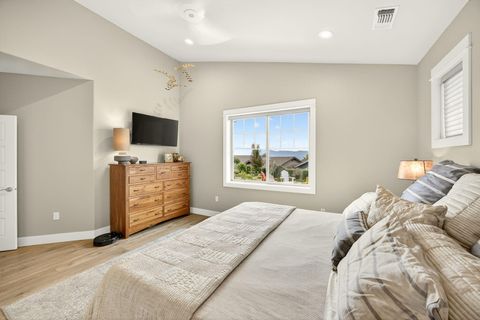 Tiny photo for 4433 Merlot Court, Medford, OR 97504 (MLS # 220211241)