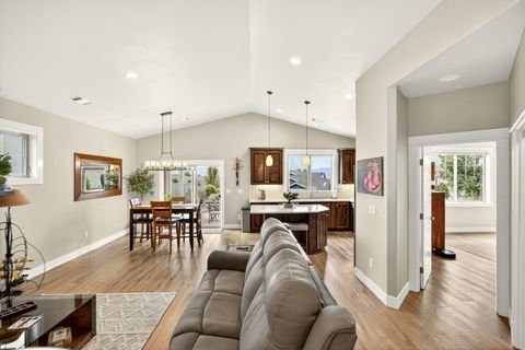 Tiny photo for 4433 Merlot Court, Medford, OR 97504 (MLS # 220211241)