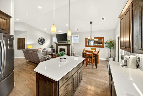 Tiny photo for 4433 Merlot Court, Medford, OR 97504 (MLS # 220211241)