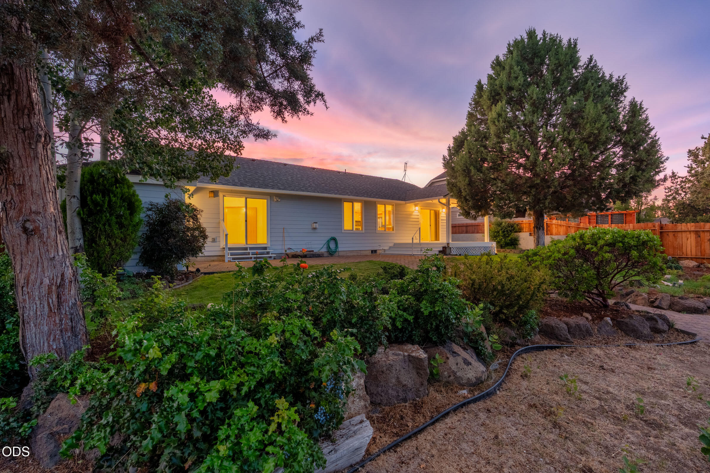 1128 SW Rimrock Way