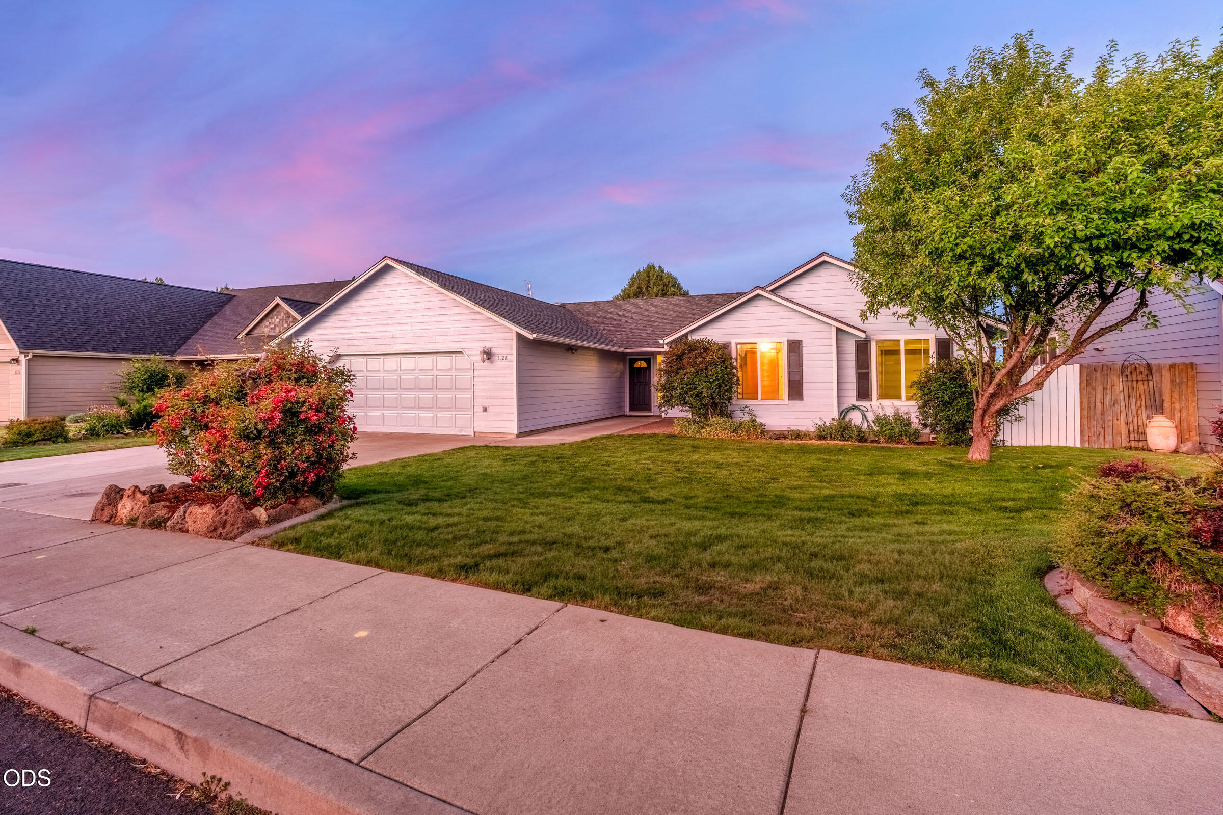 1128 SW Rimrock Way