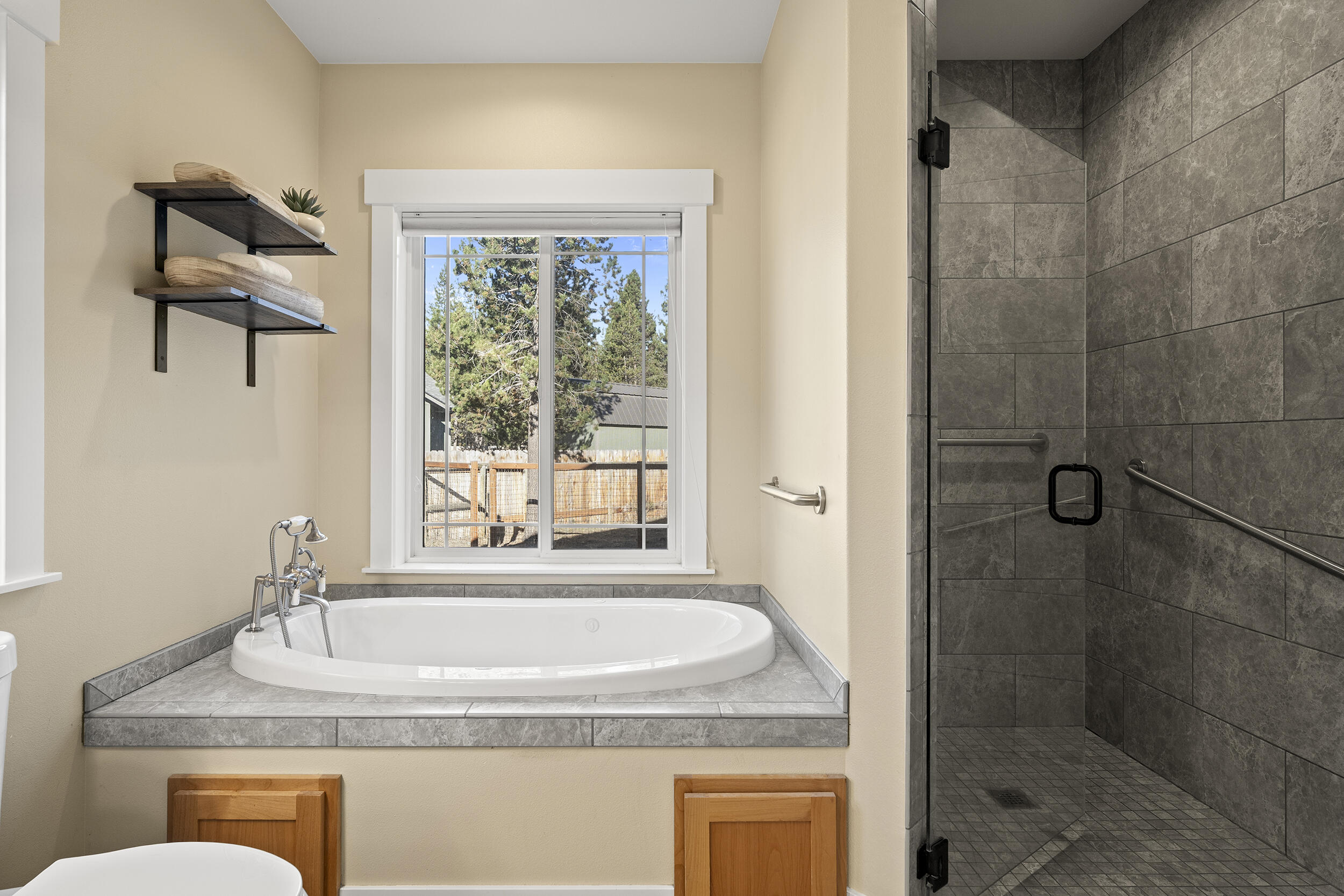 Cw Reeve Resort - Residential