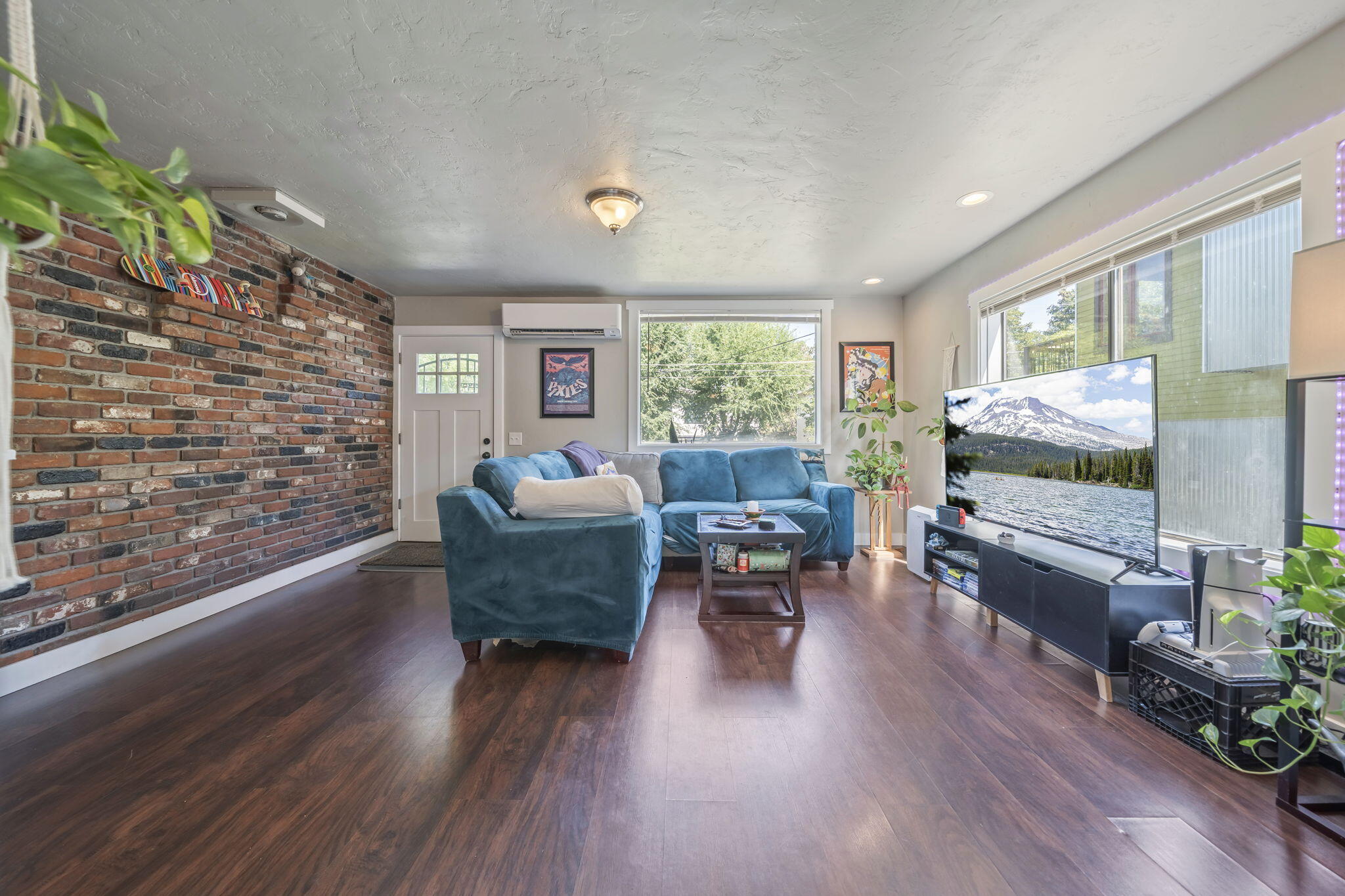 233 NW Revere Avenue