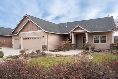 Tiny photo for 1752 NW Upas Avenue, Redmond, OR 97756 (MLS # 220212245)